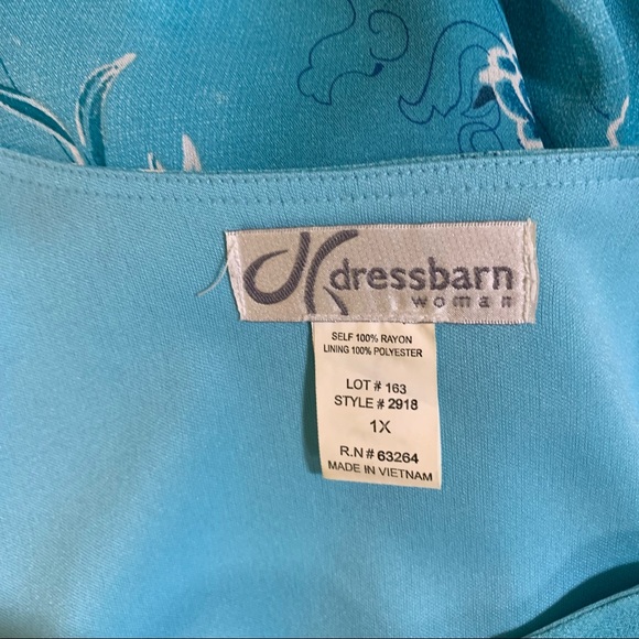 Dressbarn Beautiful Blue Flowy Top Size 1X - Picture 7 of 7